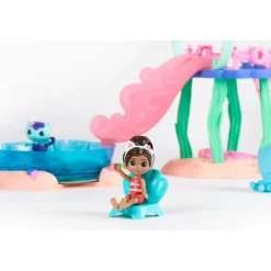 Gabby's Dollhouse Gabby's Dukkehus><noscript><img width=