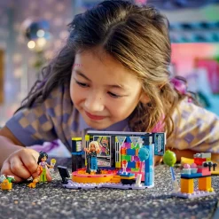 LEGO Lego Friends><noscript><img width=