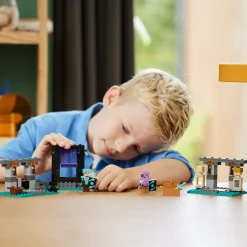 LEGO Lego Minecraft><noscript><img width=